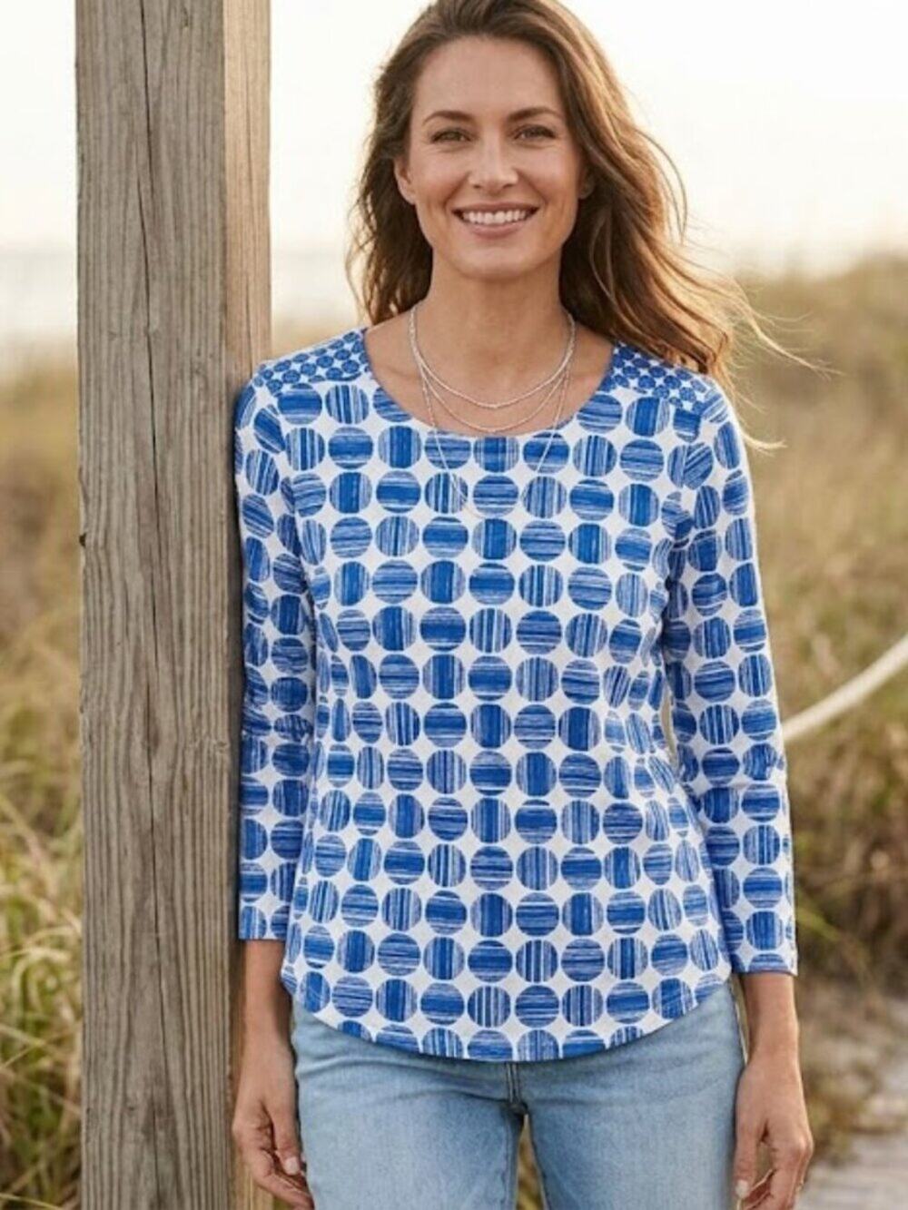 Chico's Size 1 (Medium) Blue & White Geometric Dot Long Sleeve Scoop Neck Top